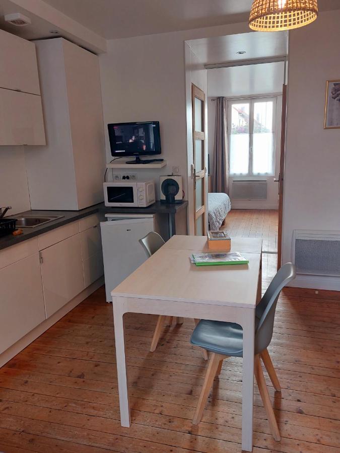 Les Belles Terrasses Dieppe ,3 Appartements , Le Vegetal De 1 A 8 Personnes , Le Tropical De 1 A 6 Personnes , Le Floral Avec Terrasse De 1 A 3 Personnes , Quartier Calme Au Stationnement Gratuit A Cote De L'Avenue Verte المظهر الخارجي الصورة